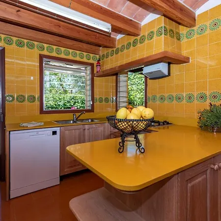 Els Gorgs By Sealand Country house
